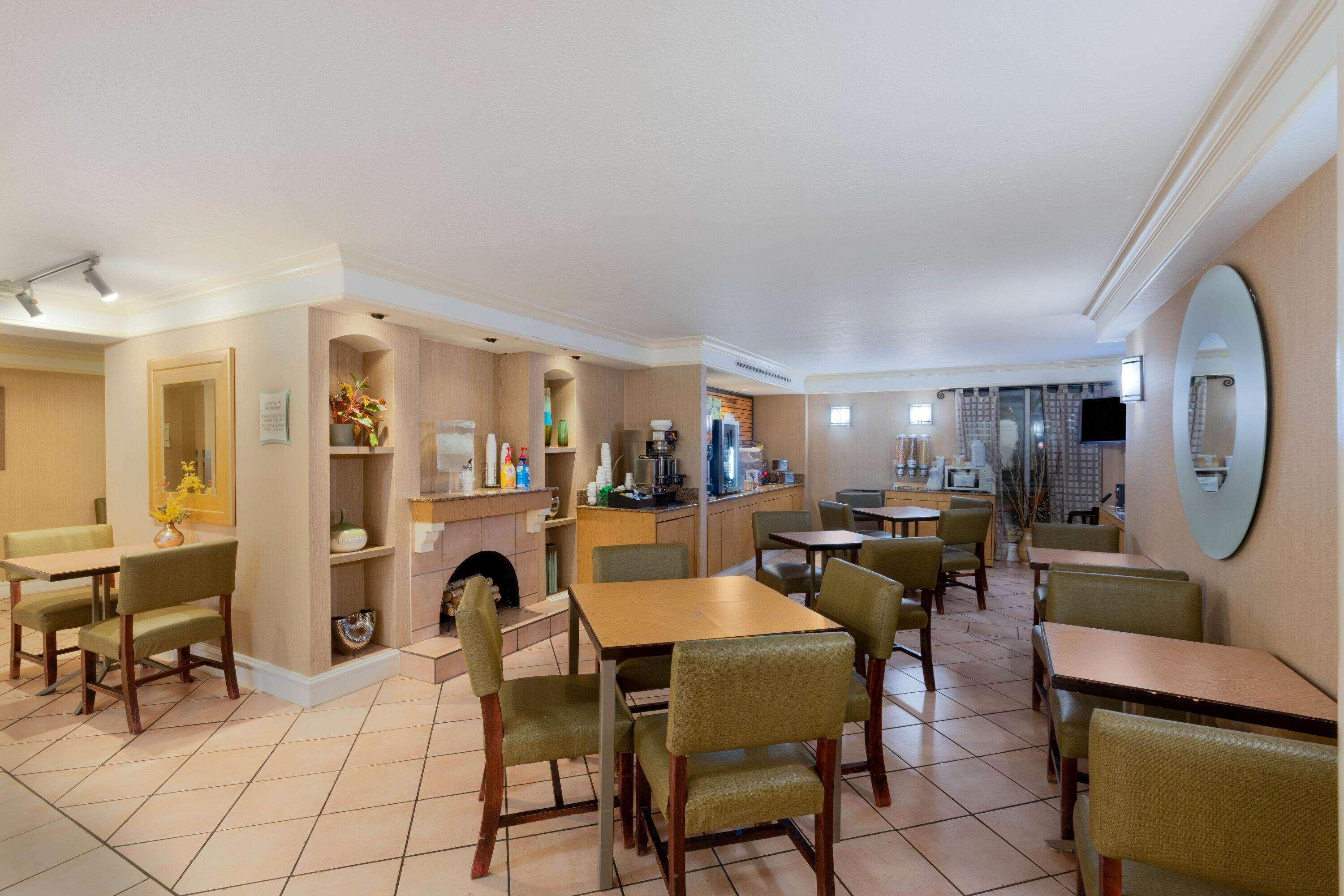 La Quinta Inn By Wyndham Cheyenne Kültér fotó